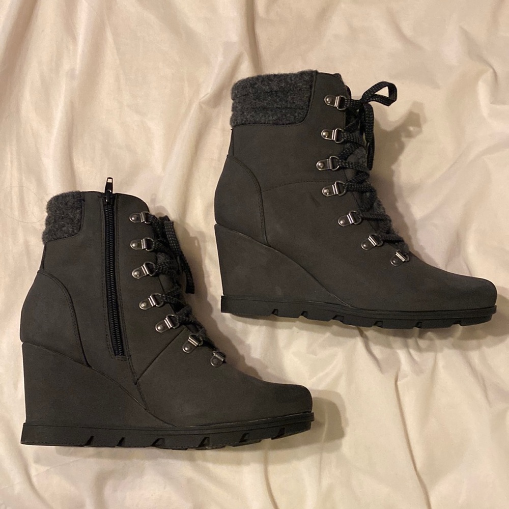 Wedge boots, soft material size 9